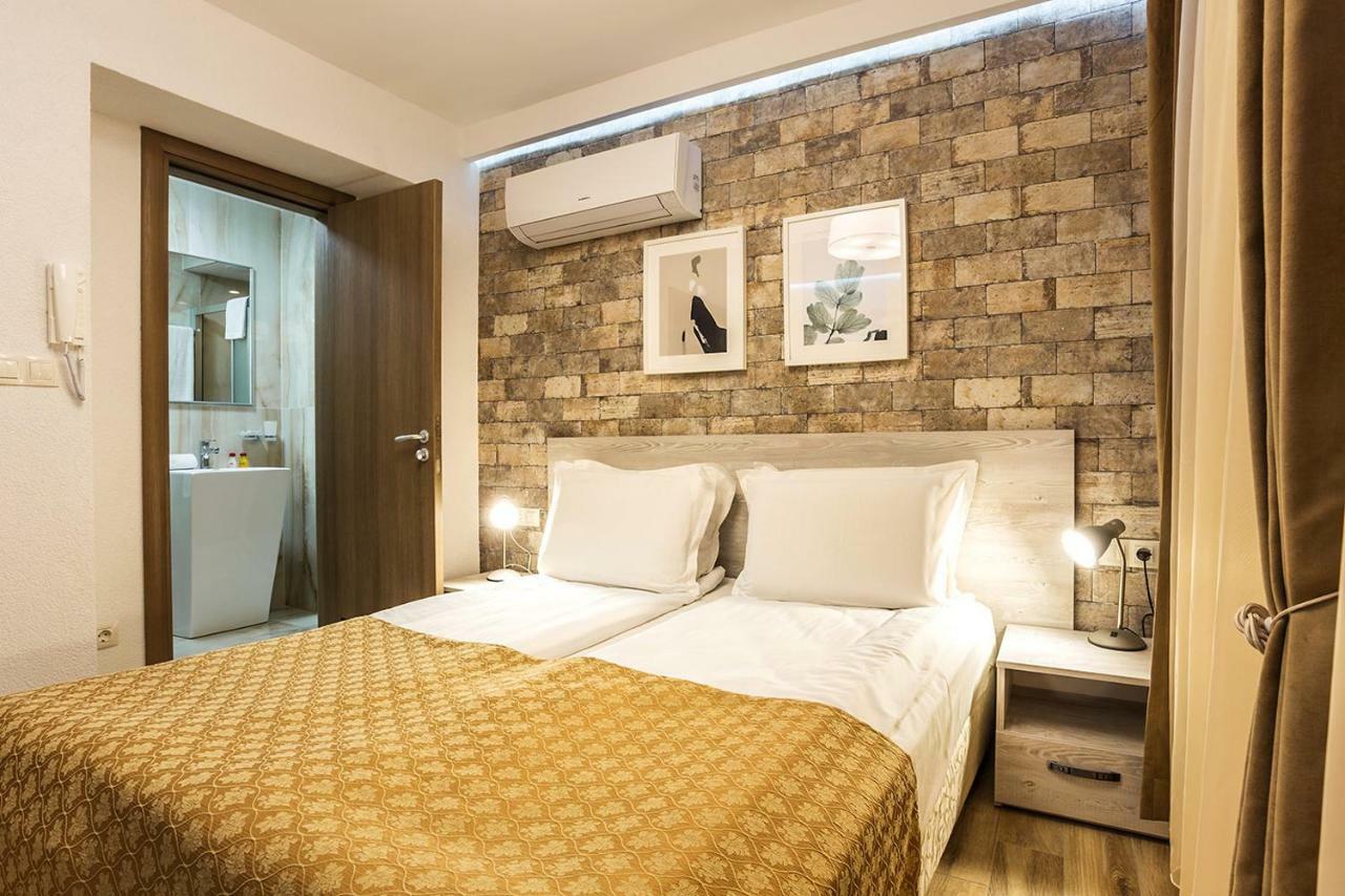Hotel Place By Hmg