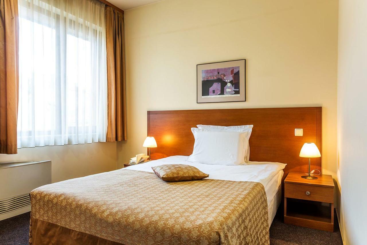 Hotel Place By Hmg